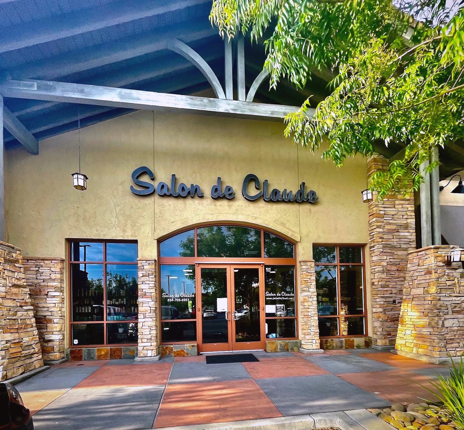 Salon De Claude — photo from their Google Business Profile